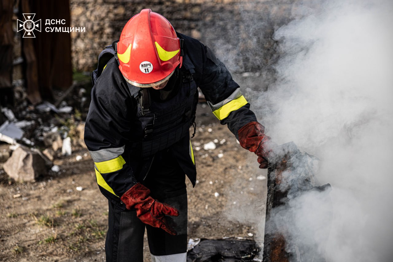 Росіяни атакували дроном Суми: виникла пожежа